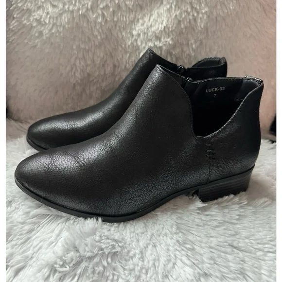 WOMEN'S Low Cut Zip On Booties - Size 7 - Picture 6 of 10